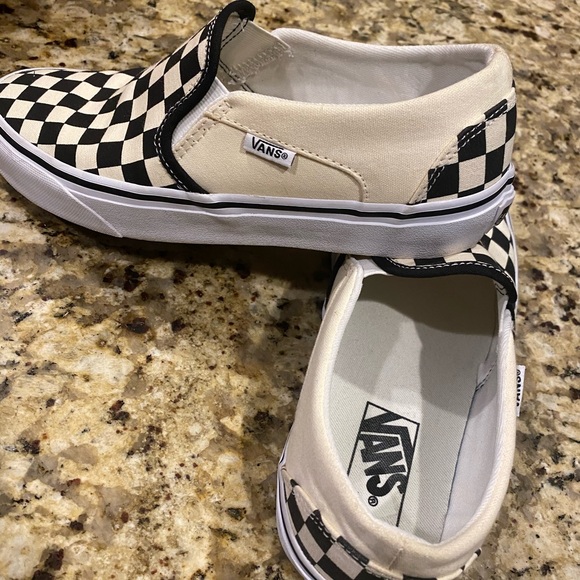 Vans size 8 woman’s slip on - Picture 2 of 3